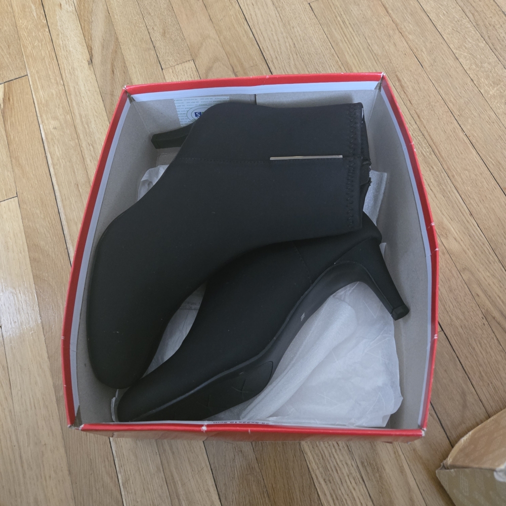 AEROSOLES Black Ankle Boots
